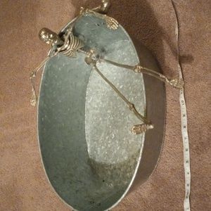 Galvanized skeleton beverage cooler